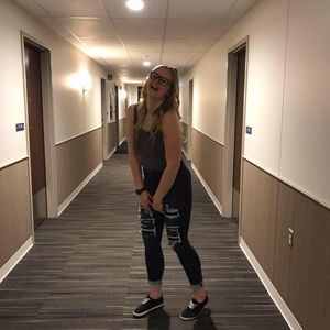 Meet your Posher, Hayley